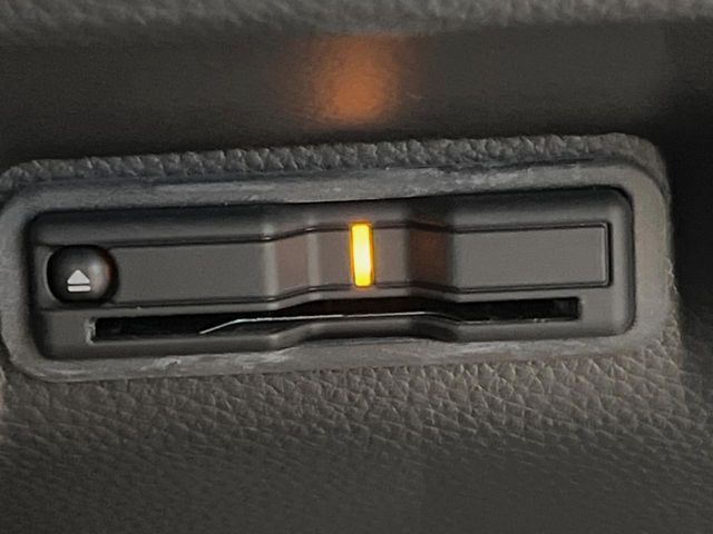 【ETC】高速道路の料金所をストレスなく通過！話題のスポットやサービスエリアに多い「スマートIC」利用時は必須のアイテムです。当店でセットアップを実施、ご納車当日からすぐにご利用いただけます！