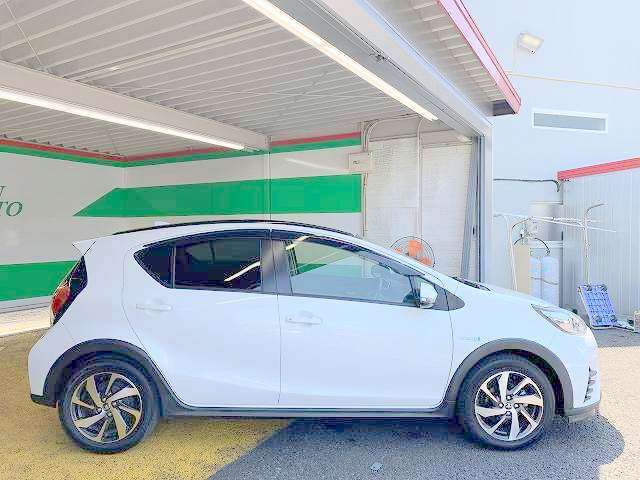 禁煙・1オーナー車です！また、ミラーウインカー・ドアバイザー・プライバシーガラス付きです！
