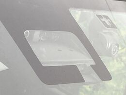 【スズキ　セーフティサポート】走行中に前方の車両等を認識し、衝突しそうな時は警報とブレーキで衝突回避と被害軽減をアシスト。より安全にドライブをお楽しみいただけます。