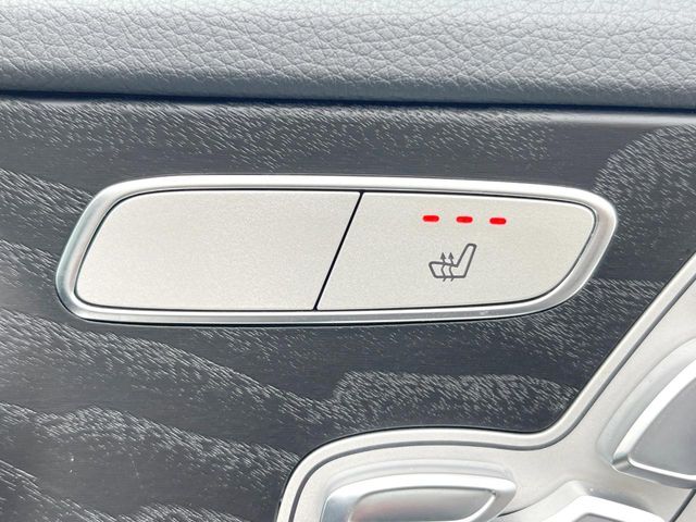 ●フロントシートヒーティング：運転席・助手席共に三段階で調節が可能なシートヒーターを装備しております。季節を問わず快適にご使用いただけます。