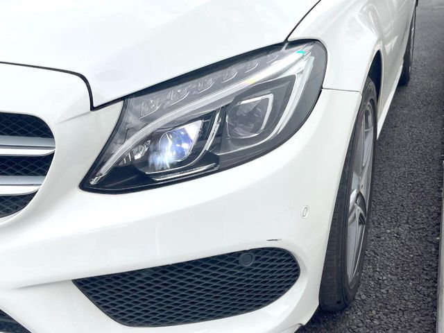 ●LEDヘッドライト：夜間走行時も良好な視界を確保し安心して運転できる高輝度LEDヘッドライトを装備！点灯速度が早く、消費電力も抑えられています。