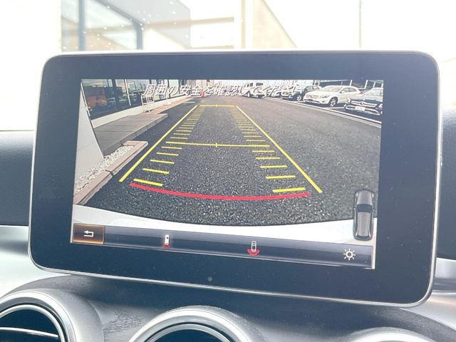 ●ガイドライン付きバックカメラ：不安な駐車もこれで安心！ガイドライン付きなので狭い箇所での駐車もラクラクです！
