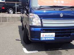 マルチリフレクターハロゲンヘッドライトで夜間走行も明るく走行出来ます。