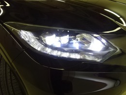 【LEDヘッドライト】ディスチャージヘッドライト（HID）と同等の明るさで、夜道や雨天走行が明るく視界良好！！　フォグライトも装備で、安心感さらにUPです♪安心ドライブを楽しんで下さい♪