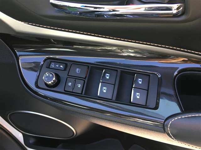 ■運転席側窓操作ボタンです！