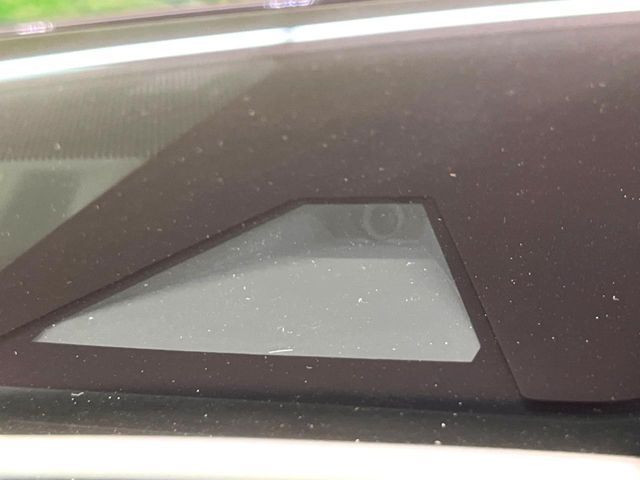 【トヨタセーフティセンス】走行中に前方の車両等を認識し、衝突しそうな時は警報とブレーキで衝突回避と被害軽減をアシスト。より安全にドライブをお楽しみいただけます。