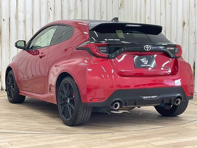 お車ご成約時の付帯率は驚きの90％OVER。GOOD　SPEED自慢のスーパーガラスコーティング。見違えるほどの輝きを放ち、納車後のメンテナンスも楽々。是非一度お試し下さい。