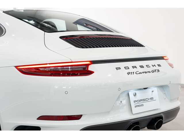 認定中古車 パワステプラス　パークアシスト　マルチファンクションヒーテッドステアリングホイール