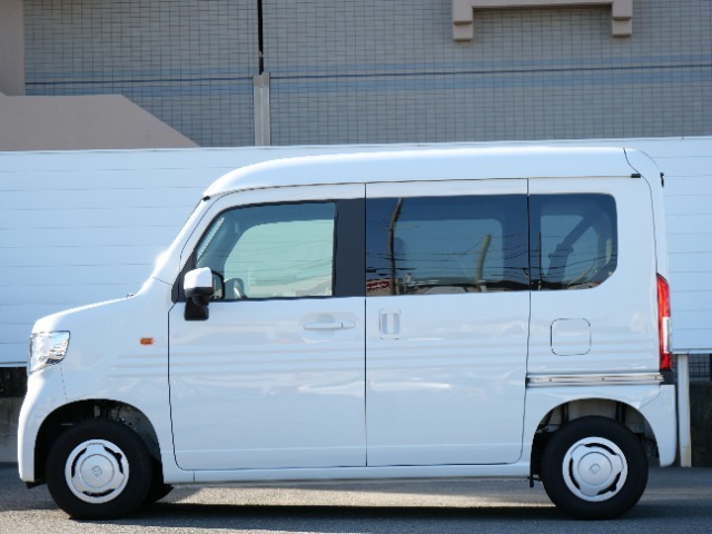 ☆お車でお越しの方☆名神高速　京都南インター第2出口より国道一号線を大阪方面へ5分（2.5Km)、　南西角です。ラウンドワン伏見のはす向かいでU-Selectの白の看板が目印です。