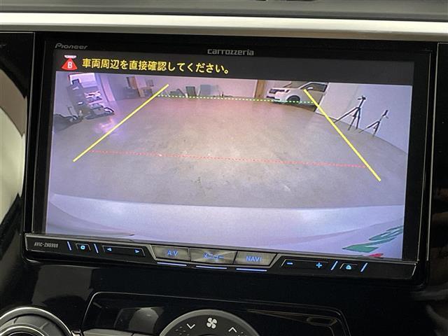 【バックモニター】後ろのカメラの映像がモニターに映し出されるので、後方の見えない死角や、障害物との距離感などもしっかり安全確認することができます！