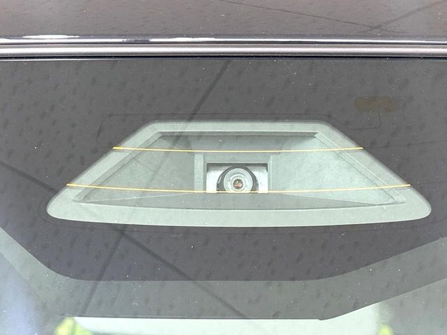 【スズキ　セーフティサポート】走行中に前方の車両等を認識し、衝突しそうな時は警報とブレーキで衝突回避と被害軽減をアシスト。より安全にドライブをお楽しみいただけます。