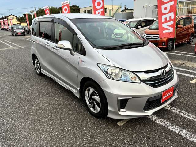 ☆チャンスの魅力4☆　お客様のカーライフをトータルサポート！！多くのお客様に、ご購入後も永いお付き合いを、させて頂いています！任意保険や車検は勿論、日常のオイル交換など、お任せ頂いています！！