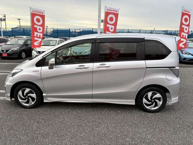 ☆チャンスの魅力9☆　なんと！！カーライフサポート保証にご加入頂くと、エンジンオイル交換10回分の無料チケット付いてます！！お客様から大変好評頂いています！！※オイルエレメントは別途有料