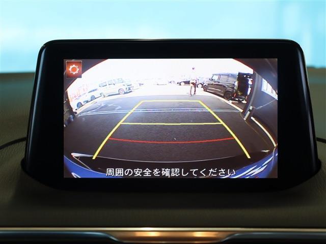 【バックカメラ】ガイド線を表示してくれますので駐車の際も安心です！