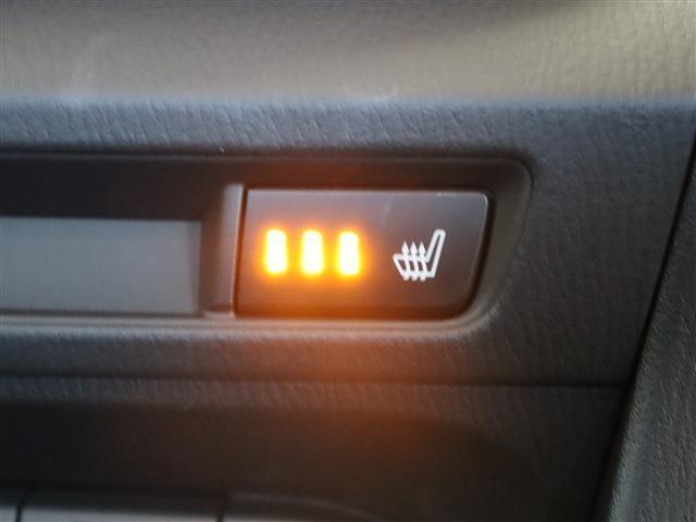 【シートヒーター】寒い時期はスイッチ1つで座面があたたかくなるので快適です！