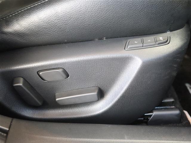 【パワーシート】細かな位置調整もしやすいパワーシートです！