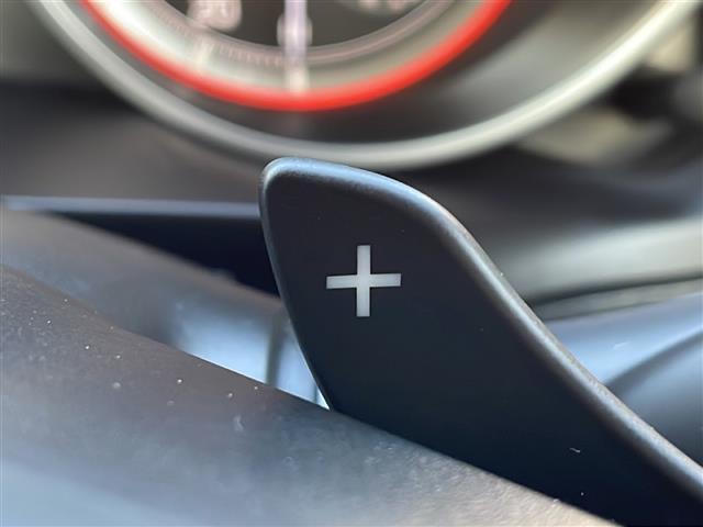 ハンドルの画像です。店舗にて現車の確認もいただけますので、お電話で在庫のご確認の上是非ご来店くださいませ！！！