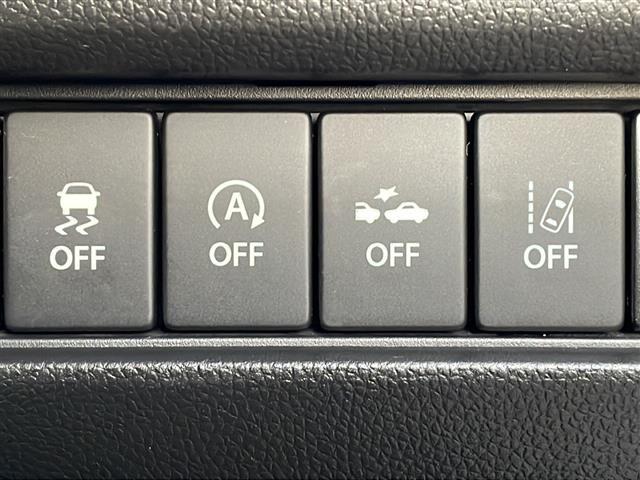 運転席操作部の画像です。店舗にて現車の確認もいただけますので、お電話で在庫のご確認の上是非ご来店くださいませ！！！ワクワクするクルマ選びをご提案します！