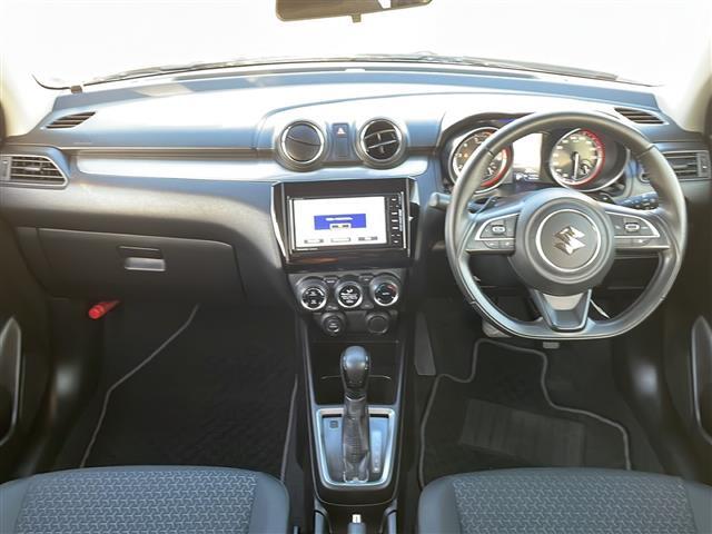 インパネ周りの画像です。店舗にて現車の確認もいただけますので、お電話で在庫のご確認の上是非ご来店くださいませ！！！ワクワクするクルマ選びをご提案します！