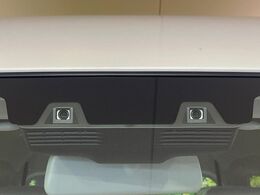 【スズキ　セーフティサポート】走行中に前方の車両等を認識し、衝突しそうな時は警報とブレーキで衝突回避と被害軽減をアシスト。より安全にドライブをお楽しみいただけます。