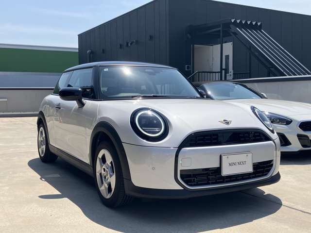 MINI認定中古車は第三者品質評価制度も採用しております。AIS方式による車両品質評価制度も導入し公平な車両コンデション評価を行うことにより車両品質の透明性を高めると同時に更なる信頼と安心をお届けします