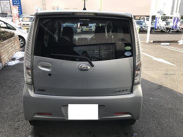 リアビューです。バックカメラ機能付きです。見えづらい背後はモニターチェックしながら駐車をしましょう。