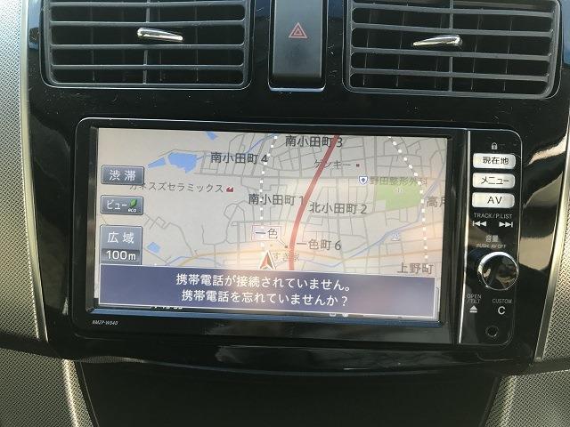 テレビ機能付きの純正ナビです。遠出の際のルート案内はお任せです。