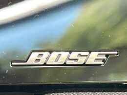 【BOSEサウンドシステム】メーカーオプションの高品位サウンドシステムを搭載。専用のチューニングが施された大小様々なスピーカーから良質なサウンドが奏でられ、臨場感あふれる音響空間を演出します。