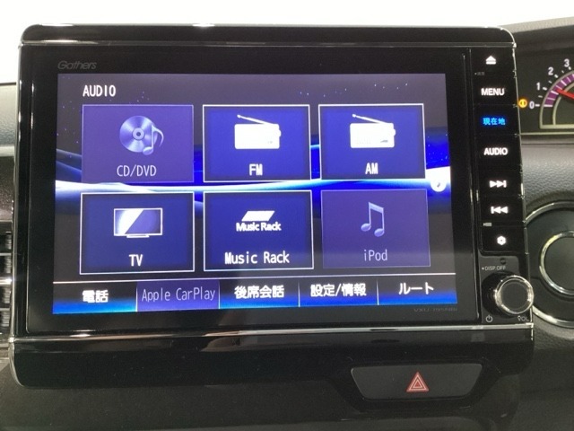 ワイド画面のナビゲーションはフルセグTV、インターナビ対応のGathers純正メモリーナビを搭載しています。Bluetoothオーディオ機能がありますので、スマートフォンなどの音楽も再生できます。