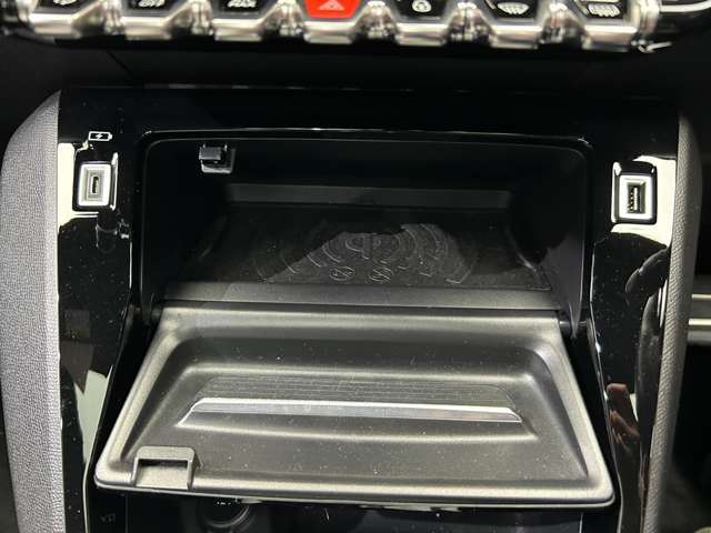 バックオーダーをご利用いただければ、希少なお車や、特定の装備のついたお車など、お客様からのご要望に応じて全国ネットワークからお探しさせて頂きます