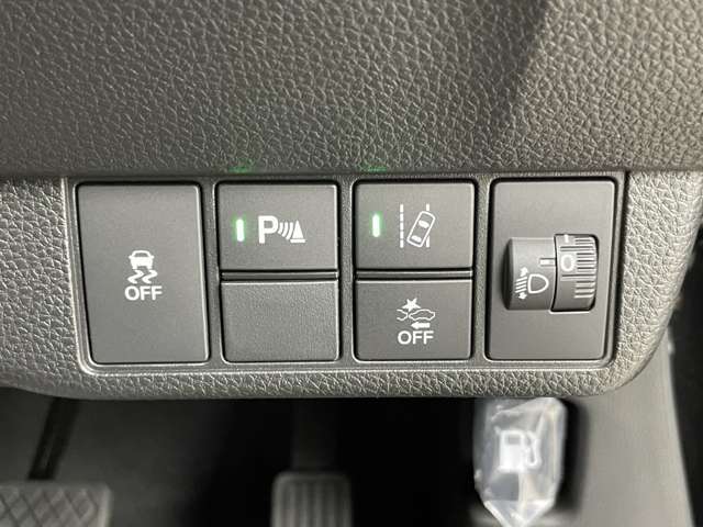 【運転席操作部】快適なドライブを楽しむための機能が装備されています！運転席から触れるので、使いやすいです！除菌プランいれていただくと、さらに清潔で安心していただけます！