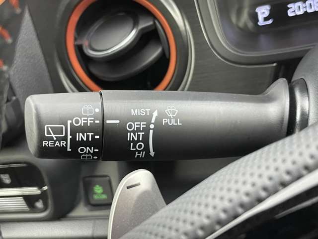 【運転席操作部】快適なドライブを楽しむための機能が装備されています！運転席から触れるので、使いやすいです！除菌プランいれていただくと、さらに清潔で安心していただけます！