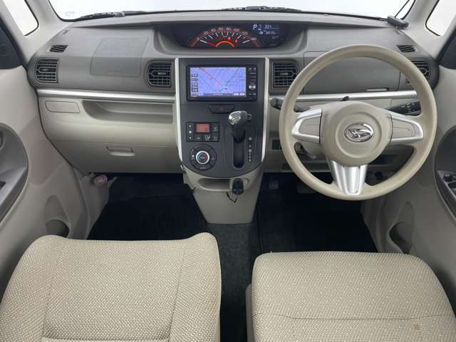 【インパネ全体】全方位で視界が広く、高い目線で運転もしやすいです！