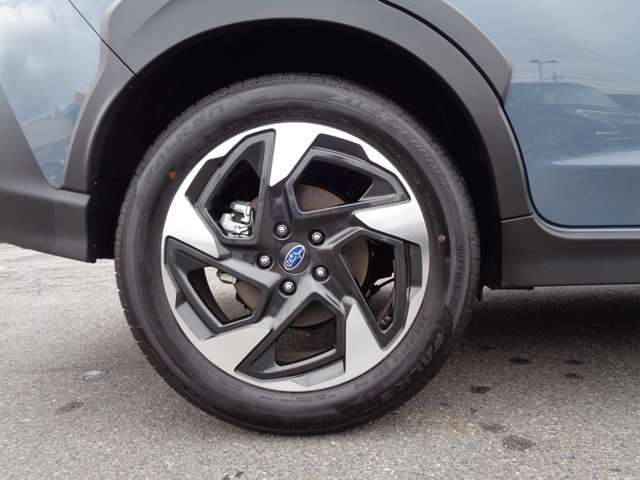 サイズは225/55R18！中古車選びは、お店選びから始まります！群馬県内10店舗、6つの民間車検工場完備！スズキ・マツダ正規ディーラー！創業54周年の信頼と実績！安心してお買求め下さい！