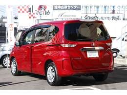 外装色は、プレミアムクリスタルレッド・メタリックです♪