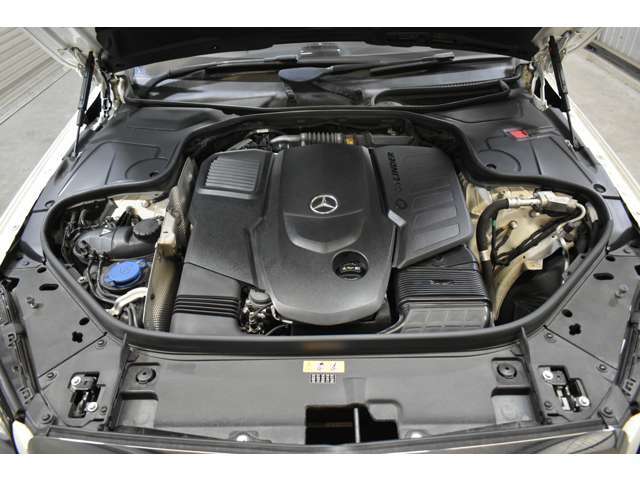 3.0リッターV型6気筒　ディーゼルターボエンジン（340馬力　トルク71.4KG/W　カタログ値）