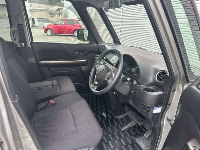 トータルにお客様のカーライフをサポートします！車両販売・整備・保険・買取など、お車に関わること全てにご対応させていただきます！
