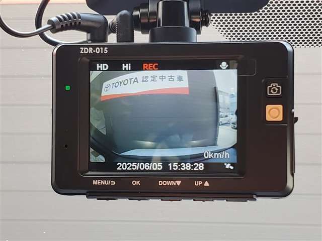 【ドライブレコーダー】安全運転をしていても、当たられることはある、しかも相手の主張と違う・・なんてシーンでもドライブレコーダーがあれば安心、ドラレコは冷静に見つめています。