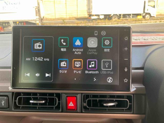 ディスプレイオーディオ搭載しております。走行中は見れませんがフルセグにてテレビが見れます。バックカメラ付き！！