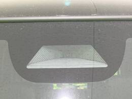 【ホンダセンシング】走行中に前方の車両等を認識し、衝突しそうな時は警報とブレーキで衝突回避と被害軽減をアシスト。より安全にドライブをお楽しみいただけます。