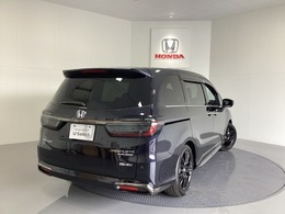 Honda認定中古車 U-Selectは3つの安心をお約束します。　1　Hondaのプロが整備した安心。 2　第三者機関がチェックした安心。　3　購入後もHondaが保証する安心。