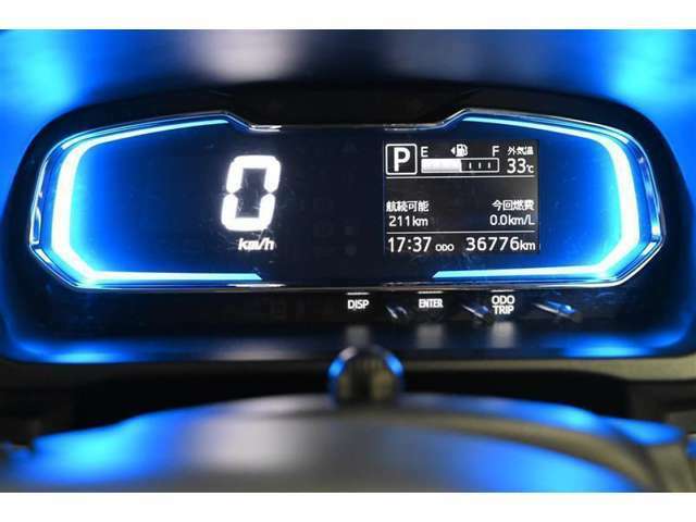 ◇自発光式デジタルメーター/ブルーイルミネーションメーター　　燃費のいい運転をするとイルミネーションがブルーからグリーンへ変化します。グリーンの状態を保つことで、上手にエコドライブができます。
