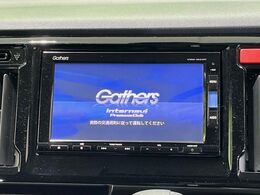 【純正ナビ】人気の純正ナビを装備。オーディオ機能も充実しており、Bluetooth接続すればお持ちのスマホやMP3プレイヤーの音楽を再生可能！毎日の運転がさらに楽しくなります！！