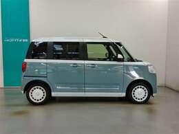 ボデーカラーは人気のシャイニングホワイトパール/レイクブルーメタリックのツートン車です。