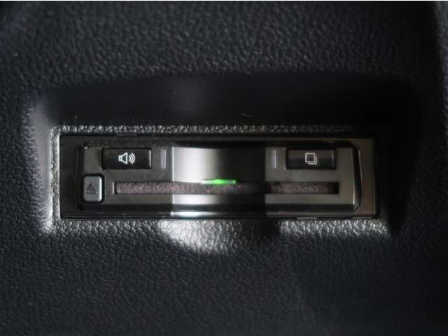 ETC車載器付きです。高速道路の料金所もスムーズに通過できます。