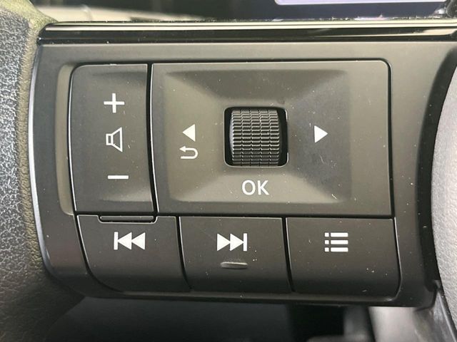 【ステアリングスイッチ】運転中、前方から目線をそらすことなく、オーディオ等の操作が可能な便利機能！安心＆快適なドライブを演出してくれます♪