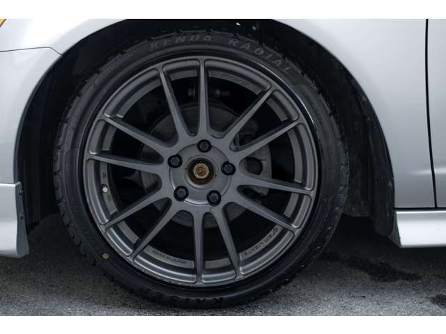 ホイールはレイズグラムライツの57エクストリームになります♪