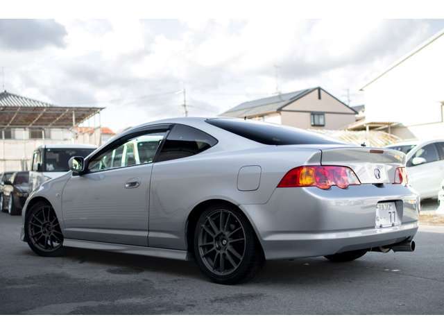 勿論トランクのエンブレムもアキュラに変更♪