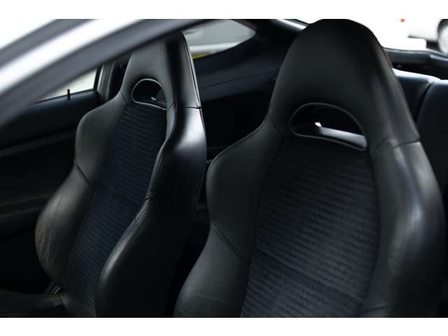 高級感あるシートは座り心地がとても良いです♪