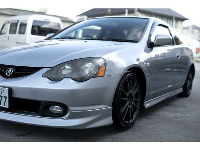 2ドアクーペだとお子様がドアを勝手に開閉する心配もございません♪